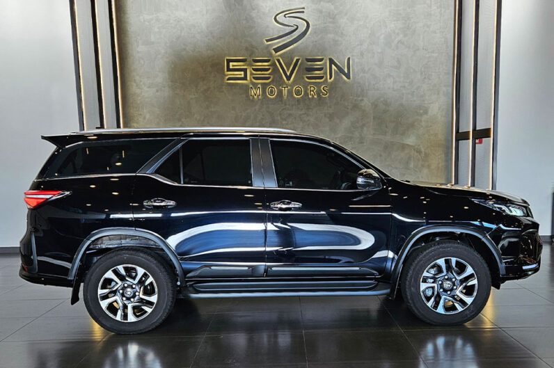 TOYOTA HILUX SW4 2.8 D-4D TURBO DIESEL DIAMOND 7L 4X4 AUTOMÁTICO 2025