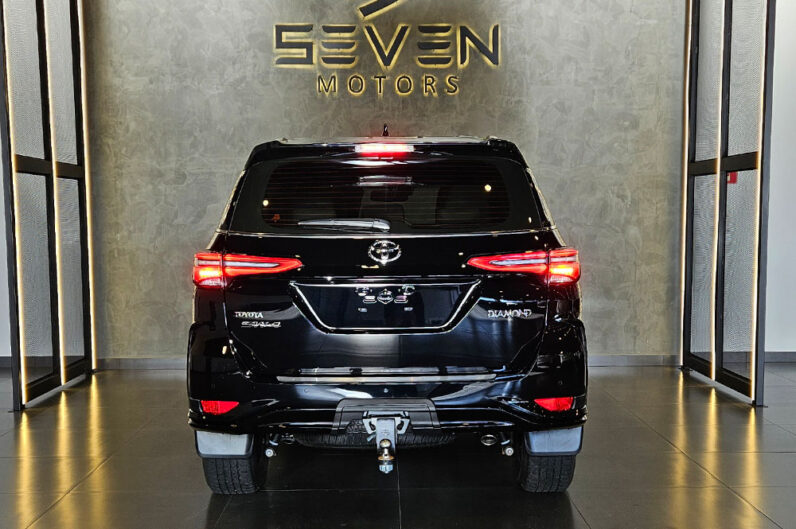 TOYOTA HILUX SW4 2.8 D-4D TURBO DIESEL DIAMOND 7L 4X4 AUTOMÁTICO 2025