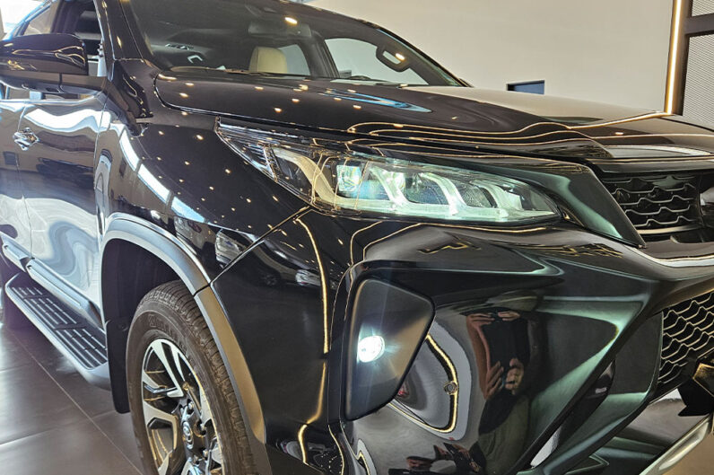 TOYOTA HILUX SW4 2.8 D-4D TURBO DIESEL DIAMOND 7L 4X4 AUTOMÁTICO 2025