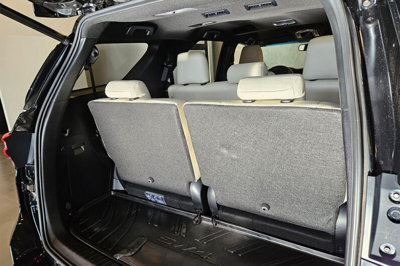 TOYOTA HILUX SW4 2.8 D-4D TURBO DIESEL DIAMOND 7L 4X4 AUTOMÁTICO 2025