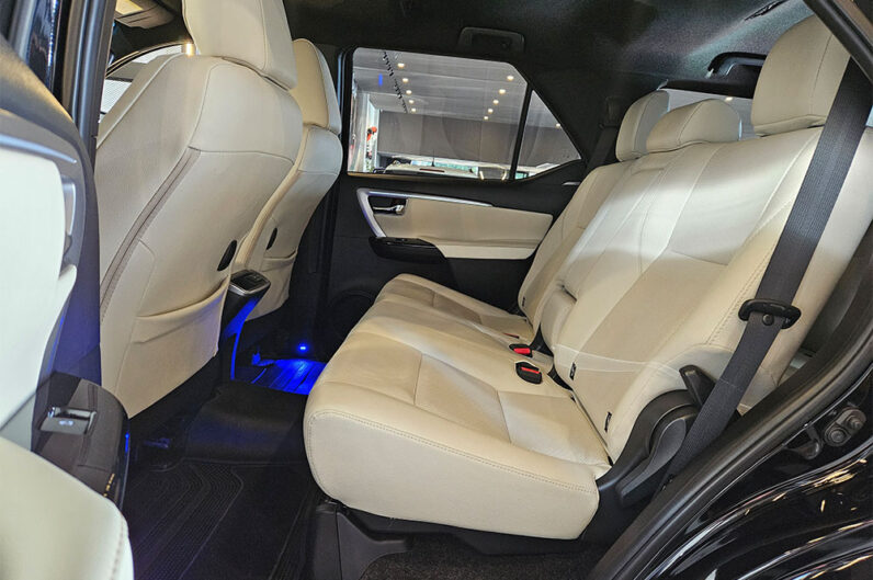 TOYOTA HILUX SW4 2.8 D-4D TURBO DIESEL DIAMOND 7L 4X4 AUTOMÁTICO 2025