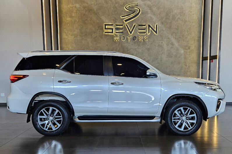 TOYOTA HILUX SW4 2.8 SRX 4X4 7 LUGARES 16V TURBO INTERCOOLER DIESEL 4P AUTOMÁTICO 2020