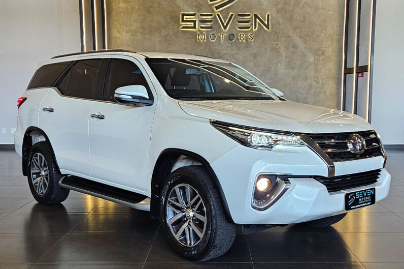 TOYOTA HILUX SW4 2.8 SRX 4X4 7 LUGARES 16V TURBO INTERCOOLER DIESEL 4P AUTOMÁTICO 2020