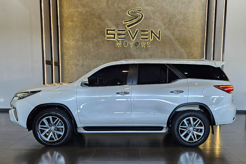 TOYOTA HILUX SW4 2.8 SRX 4X4 7 LUGARES 16V TURBO INTERCOOLER DIESEL 4P AUTOMÁTICO 2020