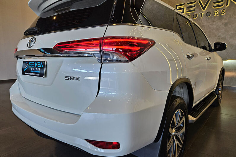 TOYOTA HILUX SW4 2.8 SRX 4X4 7 LUGARES 16V TURBO INTERCOOLER DIESEL 4P AUTOMÁTICO 2020