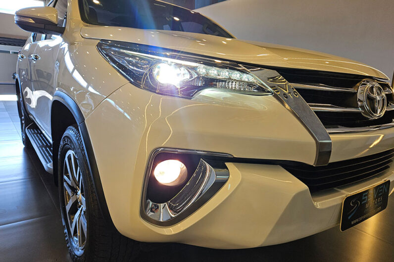 TOYOTA HILUX SW4 2.8 SRX 4X4 7 LUGARES 16V TURBO INTERCOOLER DIESEL 4P AUTOMÁTICO 2020