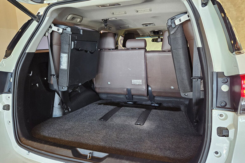 TOYOTA HILUX SW4 2.8 SRX 4X4 7 LUGARES 16V TURBO INTERCOOLER DIESEL 4P AUTOMÁTICO 2020