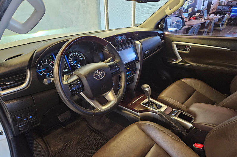 TOYOTA HILUX SW4 2.8 SRX 4X4 7 LUGARES 16V TURBO INTERCOOLER DIESEL 4P AUTOMÁTICO 2020