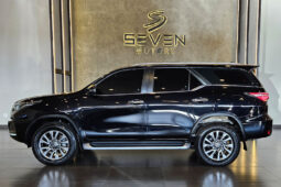 TOYOTA HILUX SW4 2.8 D-4D TURBO DIESEL SRX 7L 4X4 AUTOMÁTICO 2022