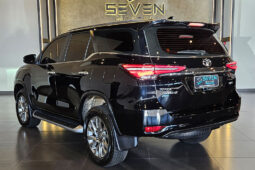 TOYOTA HILUX SW4 2.8 D-4D TURBO DIESEL SRX 7L 4X4 AUTOMÁTICO 2022