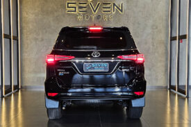 TOYOTA HILUX SW4 2.8 D-4D TURBO DIESEL SRX 7L 4X4 AUTOMÁTICO 2022