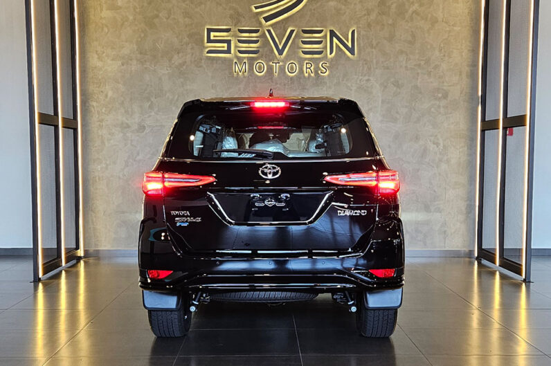 TOYOTA HILUX SW4 2.8 D-4D TURBO DIESEL DIAMOND 7L 4X4 AUTOMÁTICO 2026