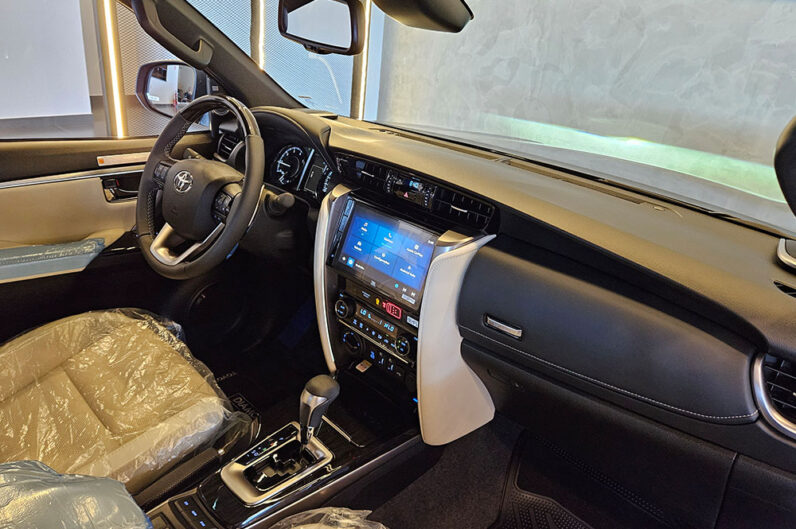 TOYOTA HILUX SW4 2.8 D-4D TURBO DIESEL DIAMOND 7L 4X4 AUTOMÁTICO 2026