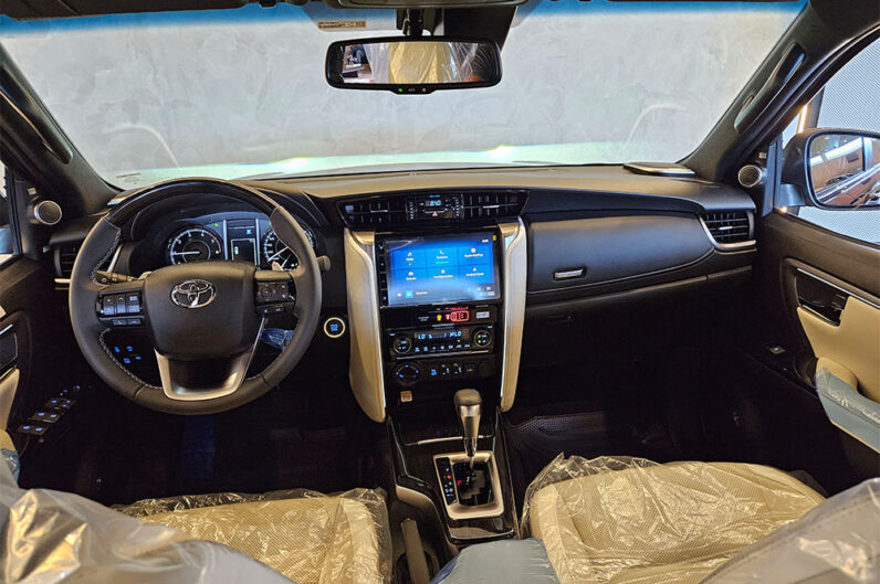 TOYOTA HILUX SW4 2.8 D-4D TURBO DIESEL DIAMOND 7L 4X4 AUTOMÁTICO 2026