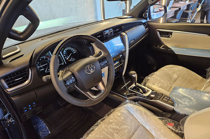 TOYOTA HILUX SW4 2.8 D-4D TURBO DIESEL DIAMOND 7L 4X4 AUTOMÁTICO 2026