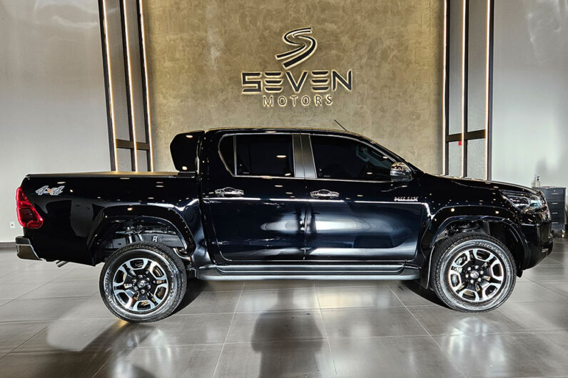 TOYOTA HILUX 2.8 D-4D TURBO DIESEL CD SRX 4X4 AUTOMÁTICO 2025