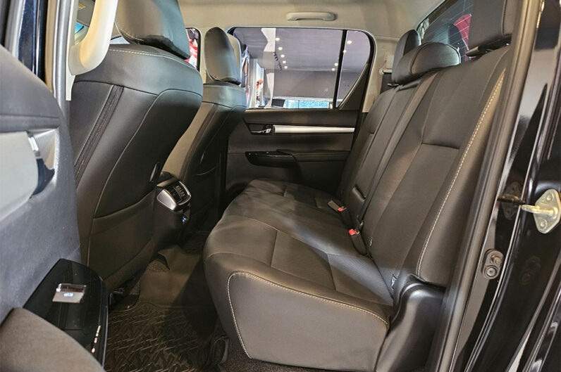 TOYOTA HILUX 2.8 D-4D TURBO DIESEL CD SRX 4X4 AUTOMÁTICO 2025