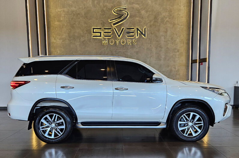 TOYOTA HILUX SW4 2.8 SRX DIAMOND 4X4 7 LUGARES 16V TURBO INTERCOOLER DIESEL 4P AUTOMÁTICO 2019