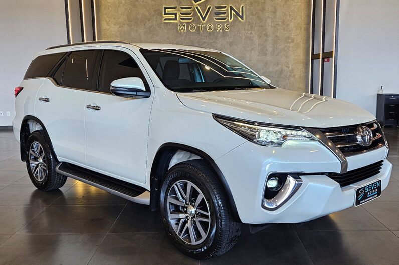 TOYOTA HILUX SW4 2.8 SRX DIAMOND 4X4 7 LUGARES 16V TURBO INTERCOOLER DIESEL 4P AUTOMÁTICO 2019