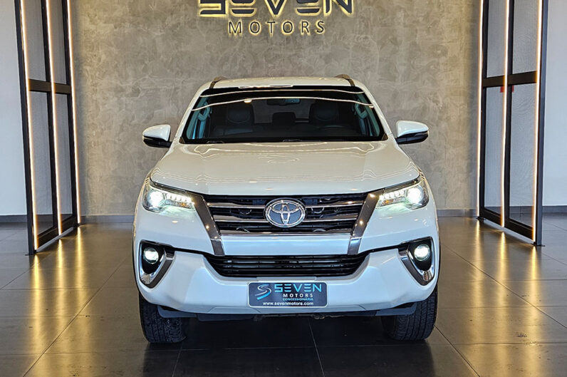 TOYOTA HILUX SW4 2.8 SRX DIAMOND 4X4 7 LUGARES 16V TURBO INTERCOOLER DIESEL 4P AUTOMÁTICO 2019