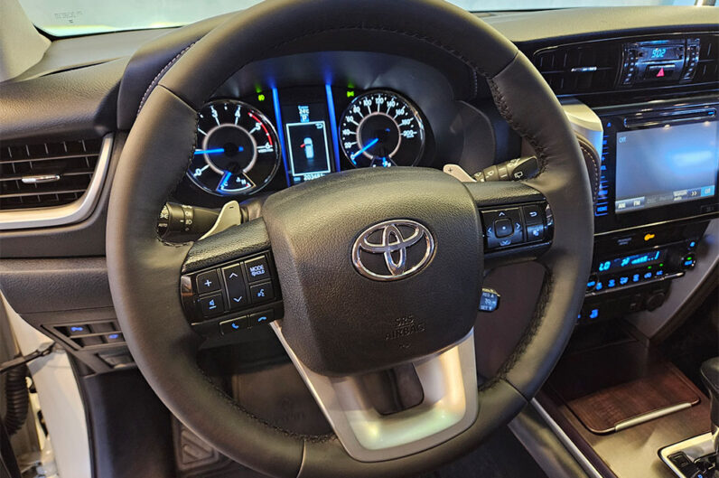 TOYOTA HILUX SW4 2.8 SRX DIAMOND 4X4 7 LUGARES 16V TURBO INTERCOOLER DIESEL 4P AUTOMÁTICO 2019
