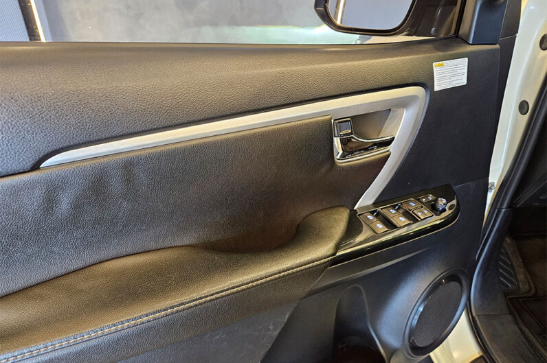 TOYOTA HILUX SW4 2.8 SRX DIAMOND 4X4 7 LUGARES 16V TURBO INTERCOOLER DIESEL 4P AUTOMÁTICO 2019
