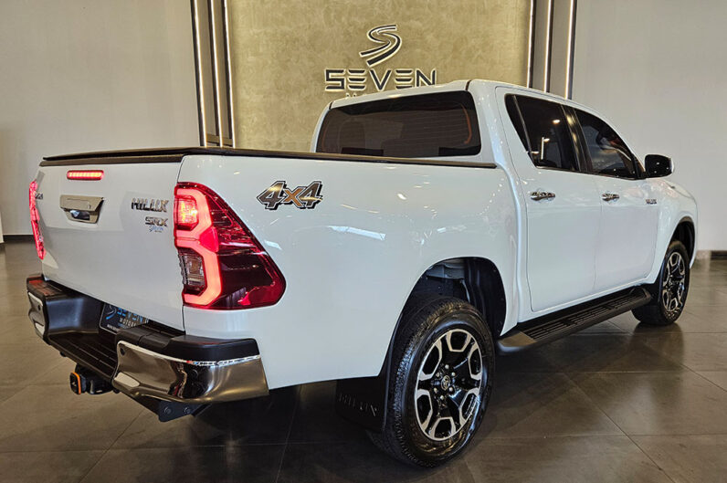 TOYOTA HILUX 2.8 D-4D TURBO DIESEL CD SRX 4X4 AUTOMÁTICO 2022