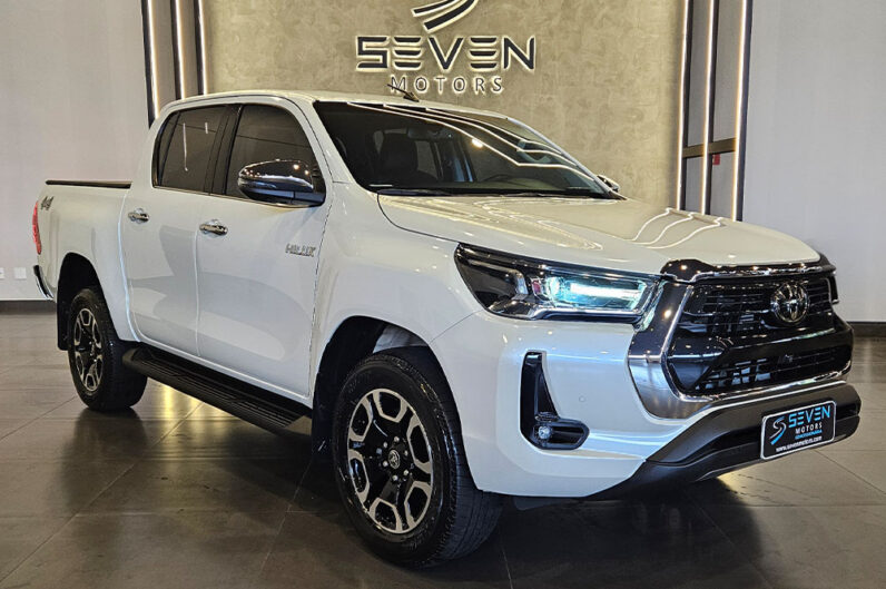 TOYOTA HILUX 2.8 D-4D TURBO DIESEL CD SRX 4X4 AUTOMÁTICO 2022
