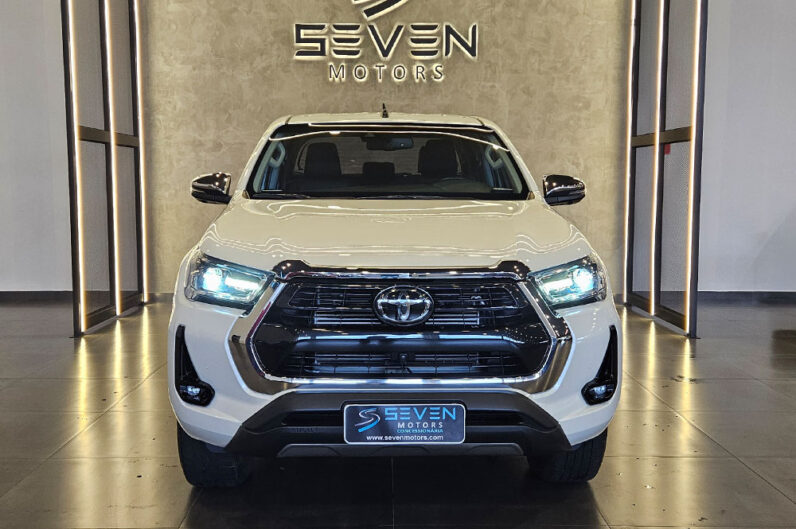 TOYOTA HILUX 2.8 D-4D TURBO DIESEL CD SRX 4X4 AUTOMÁTICO 2022