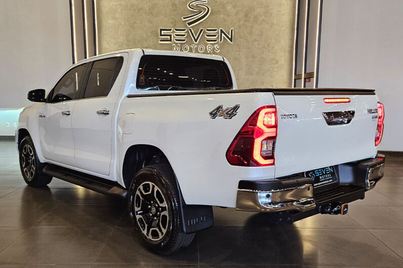 TOYOTA HILUX 2.8 D-4D TURBO DIESEL CD SRX 4X4 AUTOMÁTICO 2022