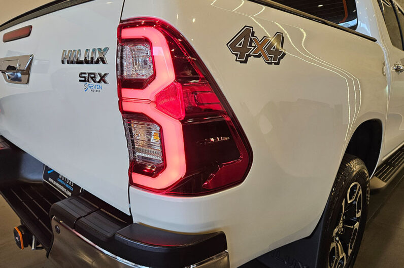 TOYOTA HILUX 2.8 D-4D TURBO DIESEL CD SRX 4X4 AUTOMÁTICO 2022