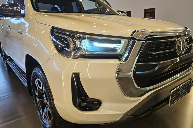 TOYOTA HILUX 2.8 D-4D TURBO DIESEL CD SRX 4X4 AUTOMÁTICO 2022