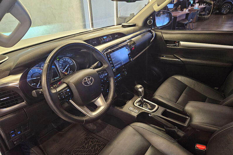 TOYOTA HILUX 2.8 D-4D TURBO DIESEL CD SRX 4X4 AUTOMÁTICO 2022