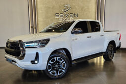 TOYOTA HILUX 2.8 D-4D TURBO DIESEL CD SRX 4X4 AUTOMÁTICO 2025