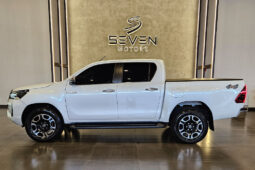 TOYOTA HILUX 2.8 D-4D TURBO DIESEL CD SRX 4X4 AUTOMÁTICO 2025