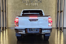 TOYOTA HILUX 2.8 D-4D TURBO DIESEL CD SRX 4X4 AUTOMÁTICO 2025