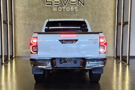 TOYOTA HILUX 2.8 D-4D TURBO DIESEL CD SRX 4X4 AUTOMÁTICO 2025