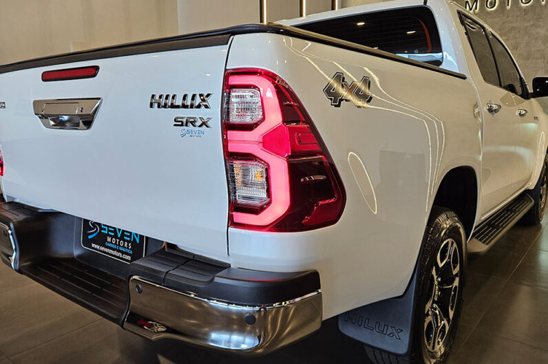 TOYOTA HILUX 2.8 D-4D TURBO DIESEL CD SRX 4X4 AUTOMÁTICO 2025