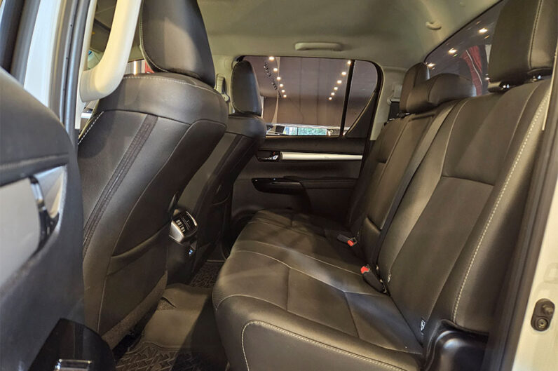 TOYOTA HILUX 2.8 D-4D TURBO DIESEL CD SRX 4X4 AUTOMÁTICO 2025