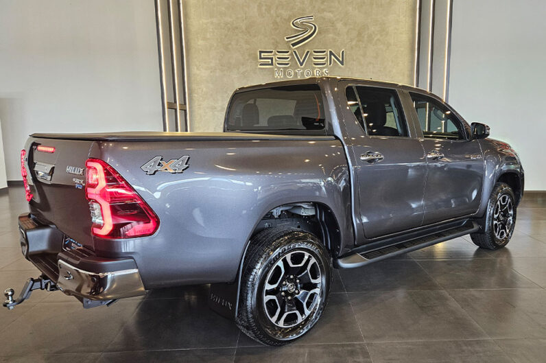 TOYOTA HILUX 2.8 D-4D TURBO DIESEL CD SRX 4X4 AUTOMÁTICO 2025