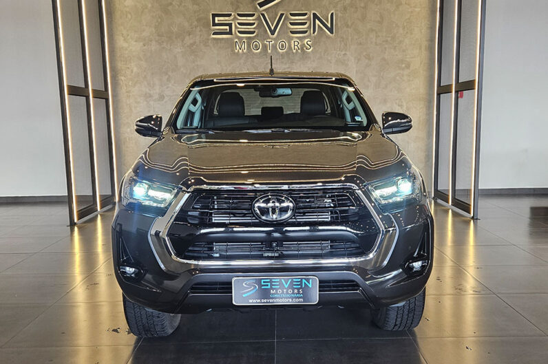 TOYOTA HILUX 2.8 D-4D TURBO DIESEL CD SRX 4X4 AUTOMÁTICO 2025