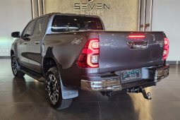 TOYOTA HILUX 2.8 D-4D TURBO DIESEL CD SRX 4X4 AUTOMÁTICO 2025