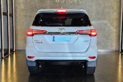 TOYOTA HILUX SW4 2.8 D-4D TURBO DIESEL SRX 7L 4X4 AUTOMÁTICO 2023
