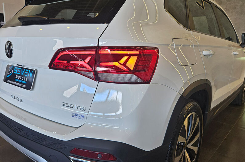 VOLKSWAGEN TAOS 1.4 250 TSI TOTAL FLEX HIGHLINE AUTOMÁTICO 2022