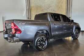 TOYOTA HILUX 2.8 D-4D TURBO DIESEL CD SRX 4X4 AUTOMÁTICO 2023