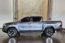 TOYOTA HILUX 2.8 D-4D TURBO DIESEL CD SRX 4X4 AUTOMÁTICO 2023