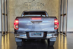 TOYOTA HILUX 2.8 D-4D TURBO DIESEL CD SRX 4X4 AUTOMÁTICO 2023
