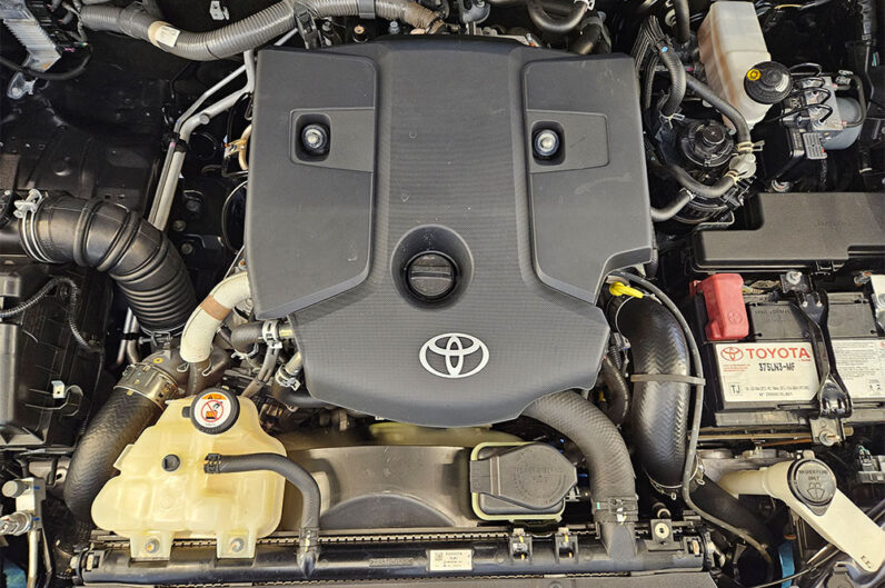 TOYOTA HILUX 2.8 D-4D TURBO DIESEL CD SRX 4X4 AUTOMÁTICO 2023
