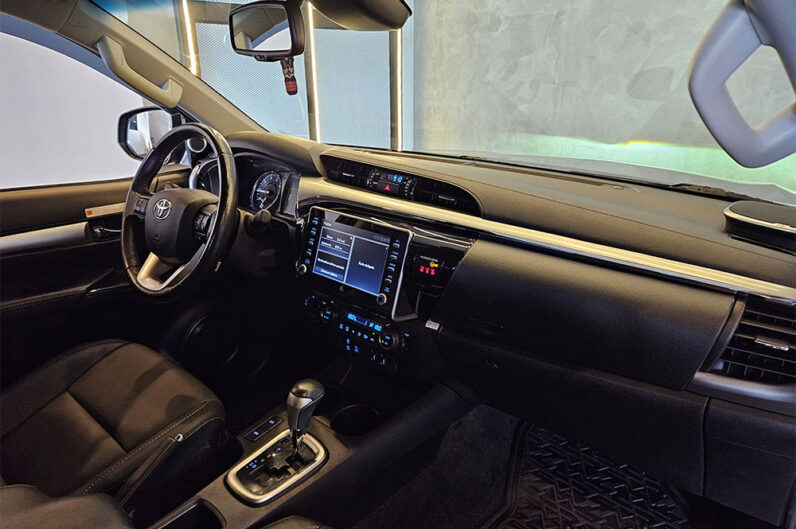 TOYOTA HILUX 2.8 D-4D TURBO DIESEL CD SRX 4X4 AUTOMÁTICO 2023