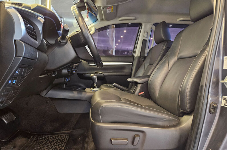 TOYOTA HILUX 2.8 D-4D TURBO DIESEL CD SRX 4X4 AUTOMÁTICO 2023